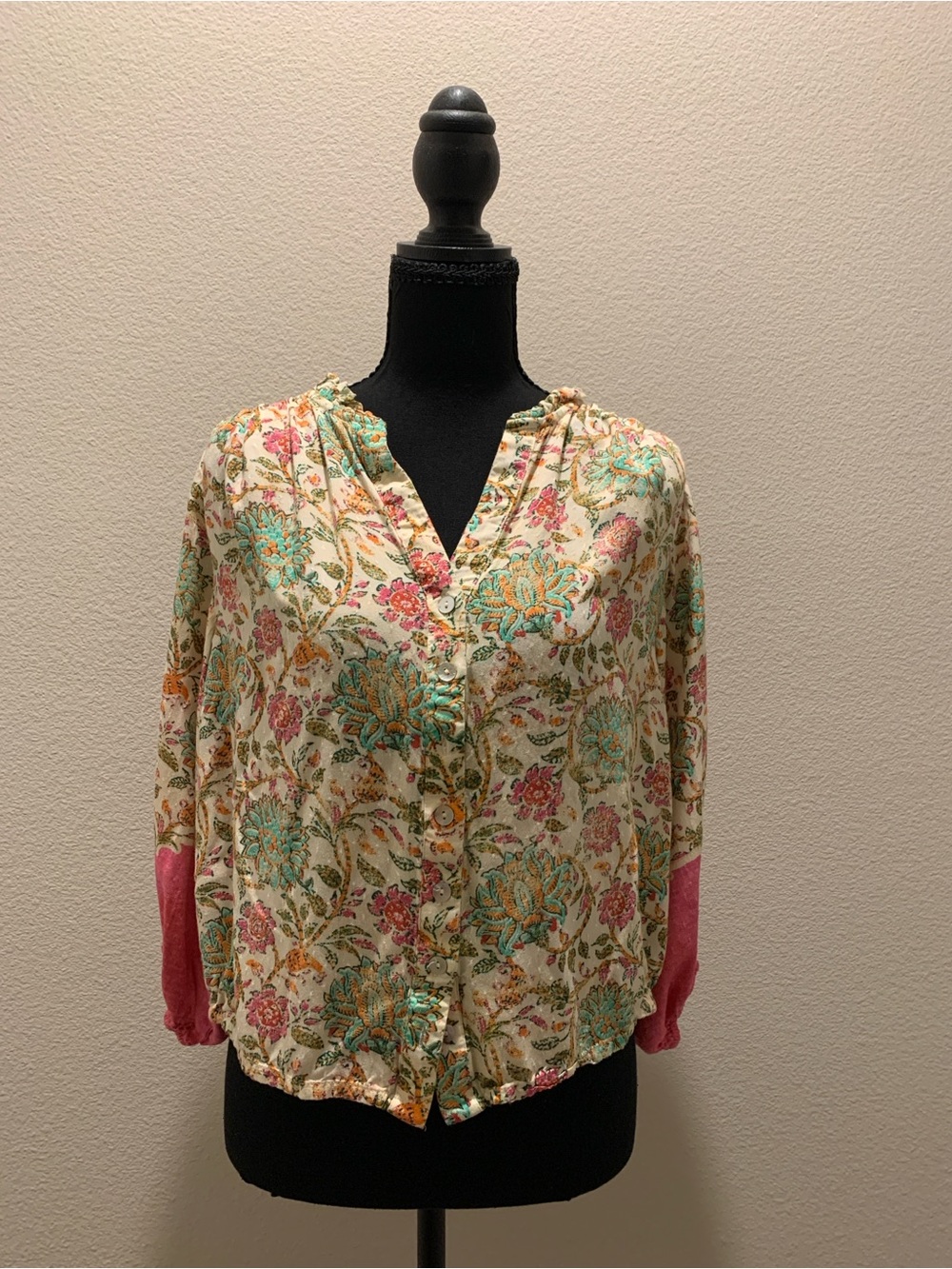 Floral V-Neck Button-Front Blouse with Pink Sleeve Accents (Size M)